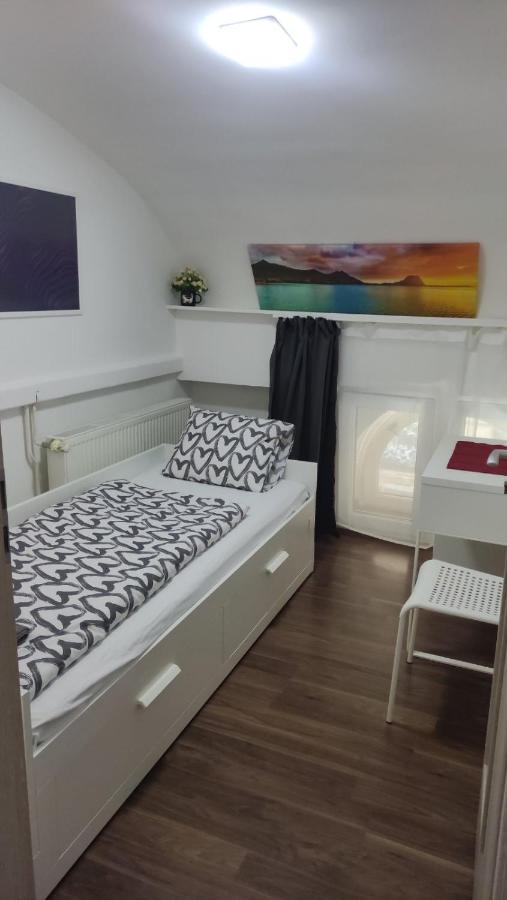 Eiffel-t45 Five Bedroom Apartment *